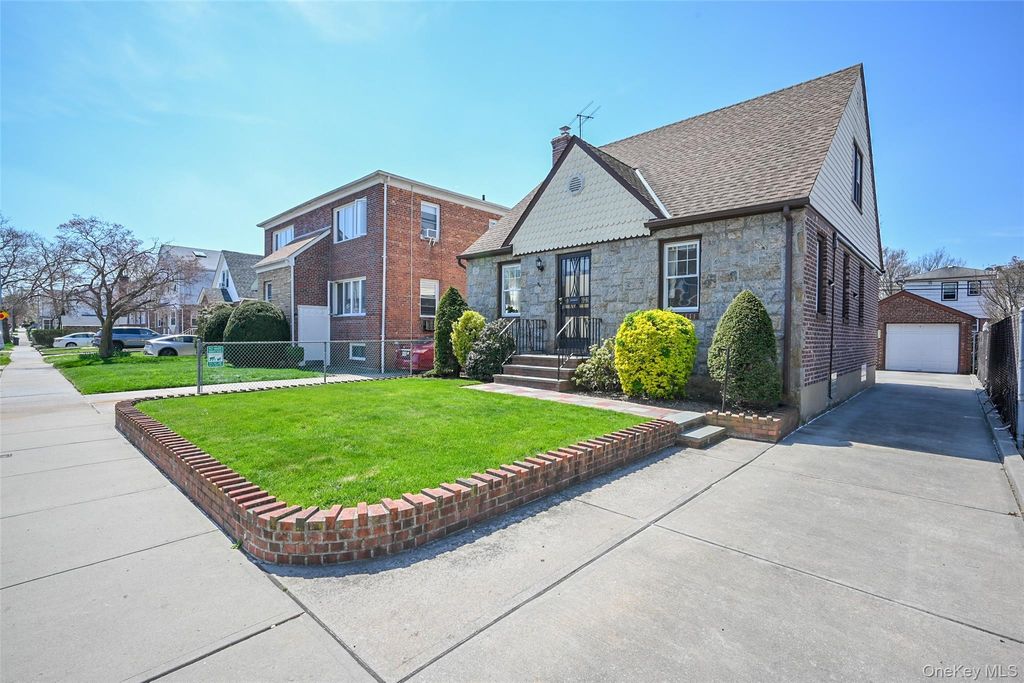 Photo of 47-36 196th Street, Flushing, NY 11358 (MLS # 986496)