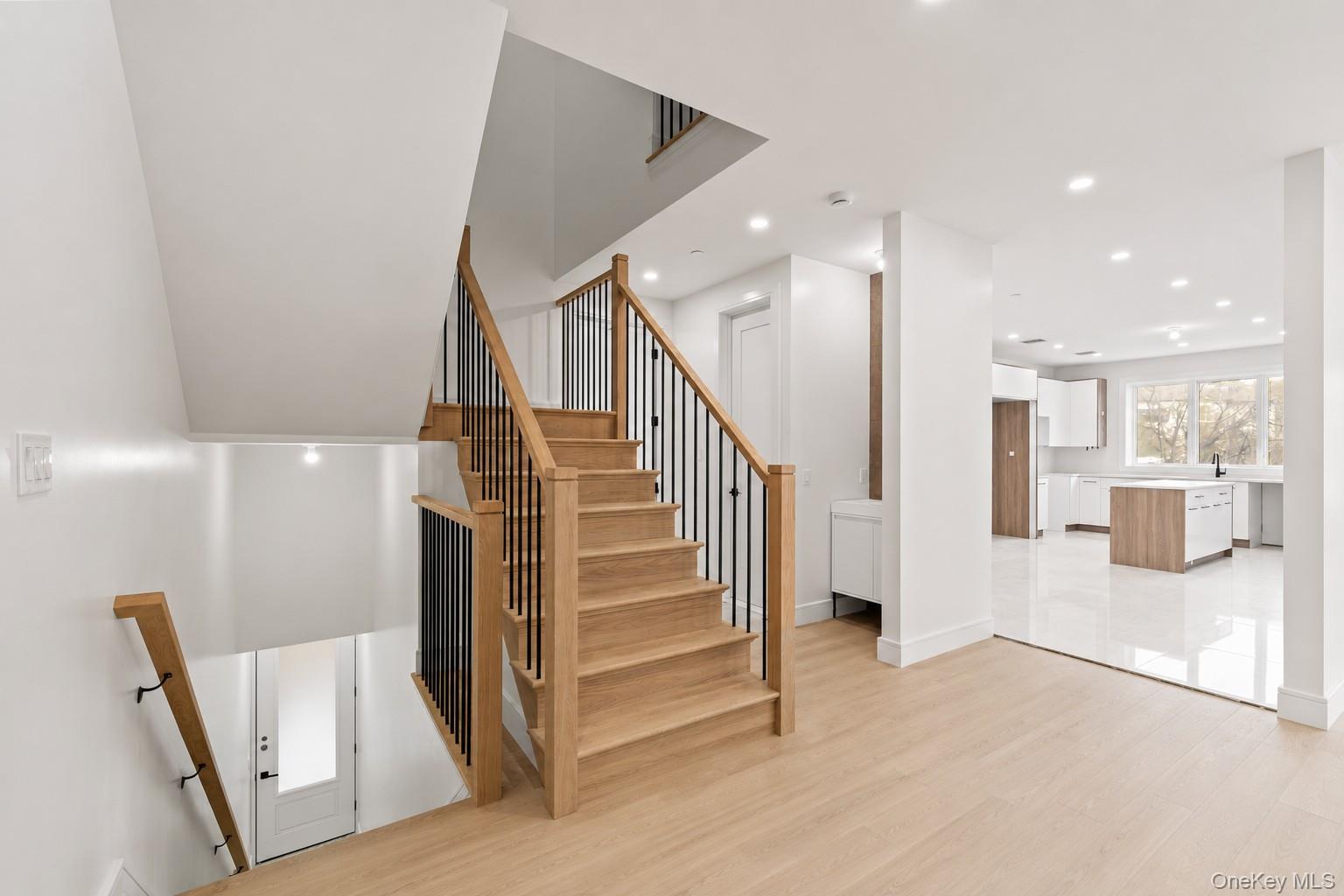 15 Warren Court 201