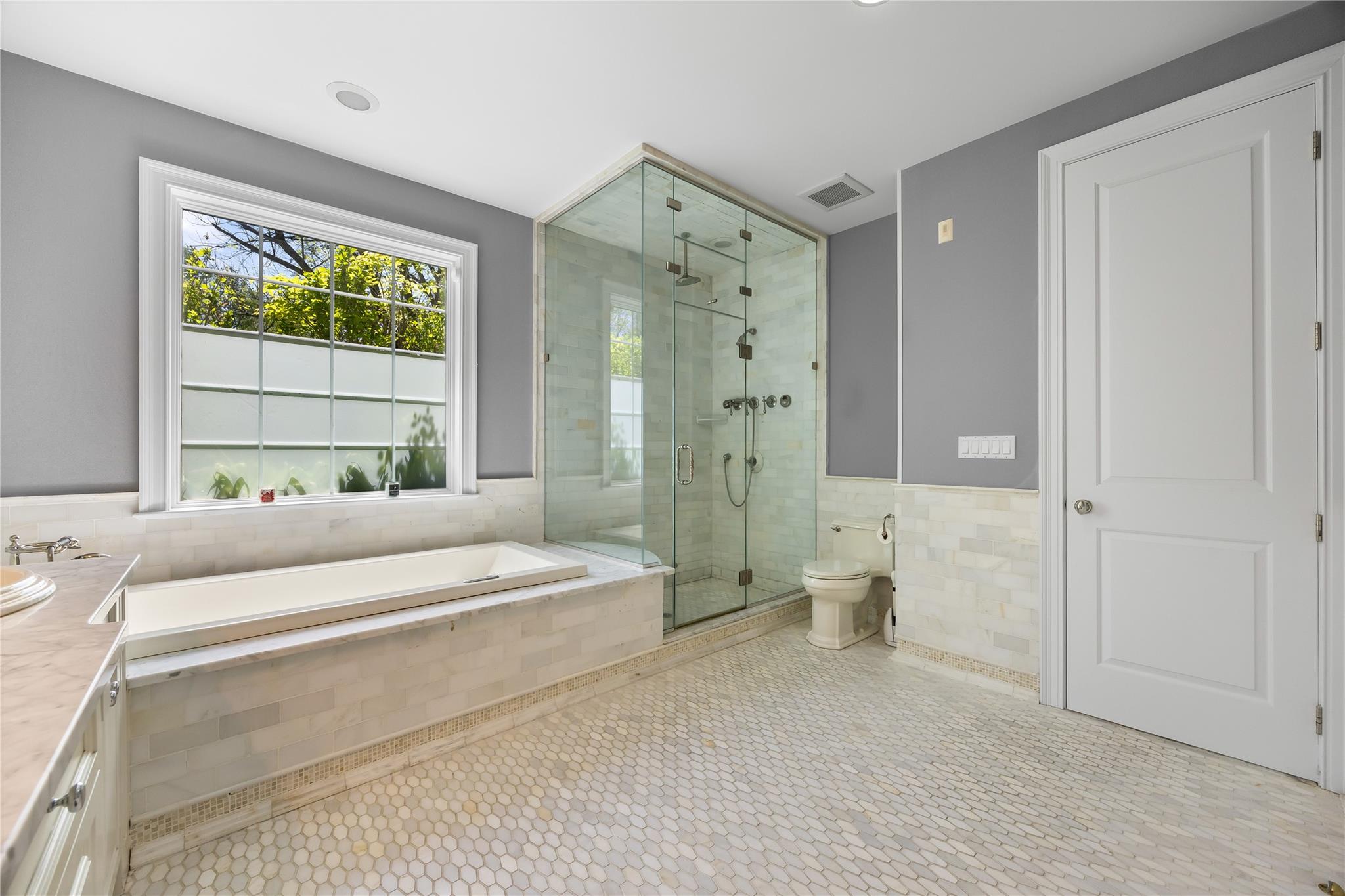 47 Valley Road, Old Westbury, New York image 24