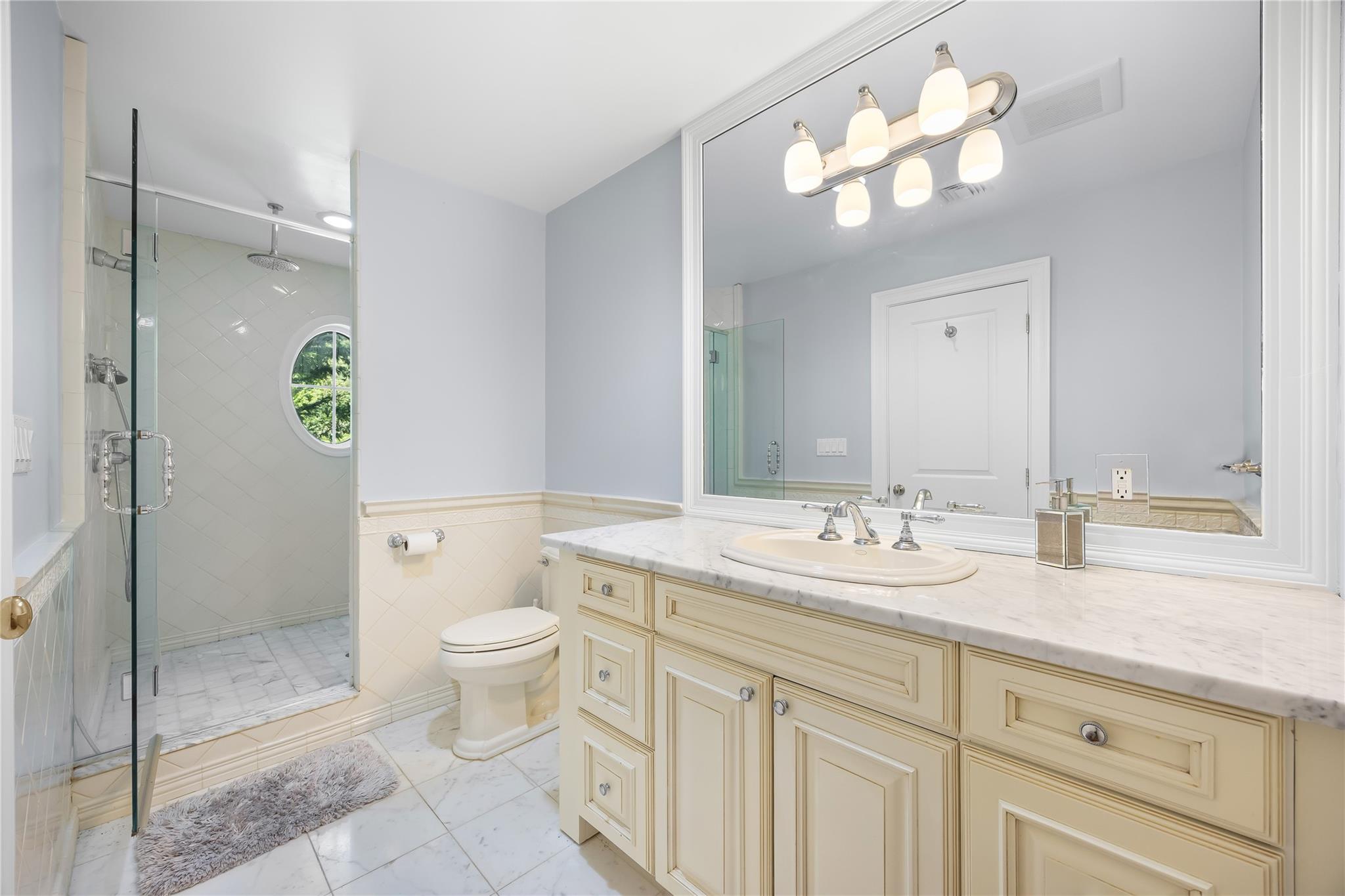 47 Valley Road, Old Westbury, New York image 18