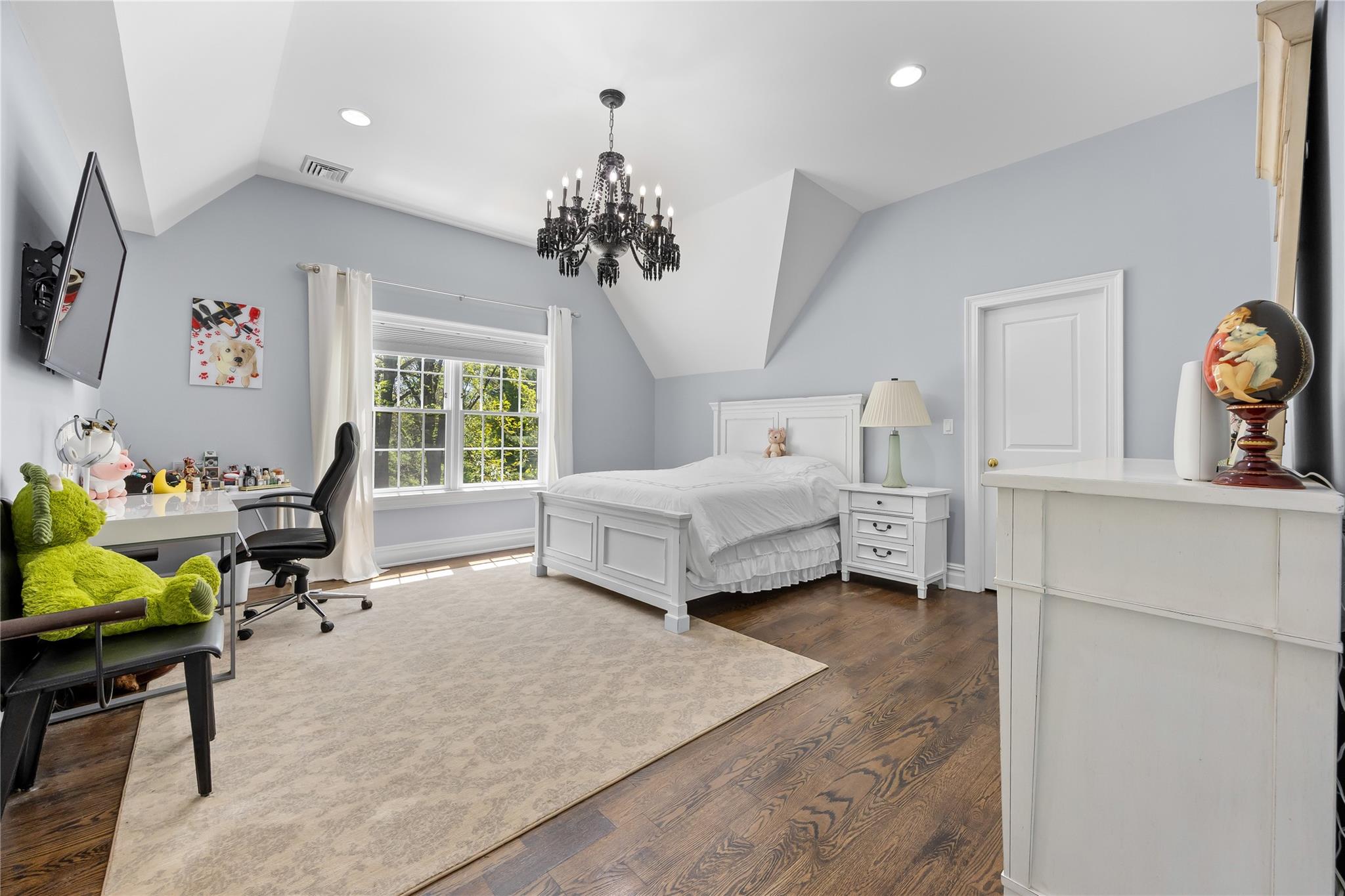47 Valley Road, Old Westbury, New York image 17
