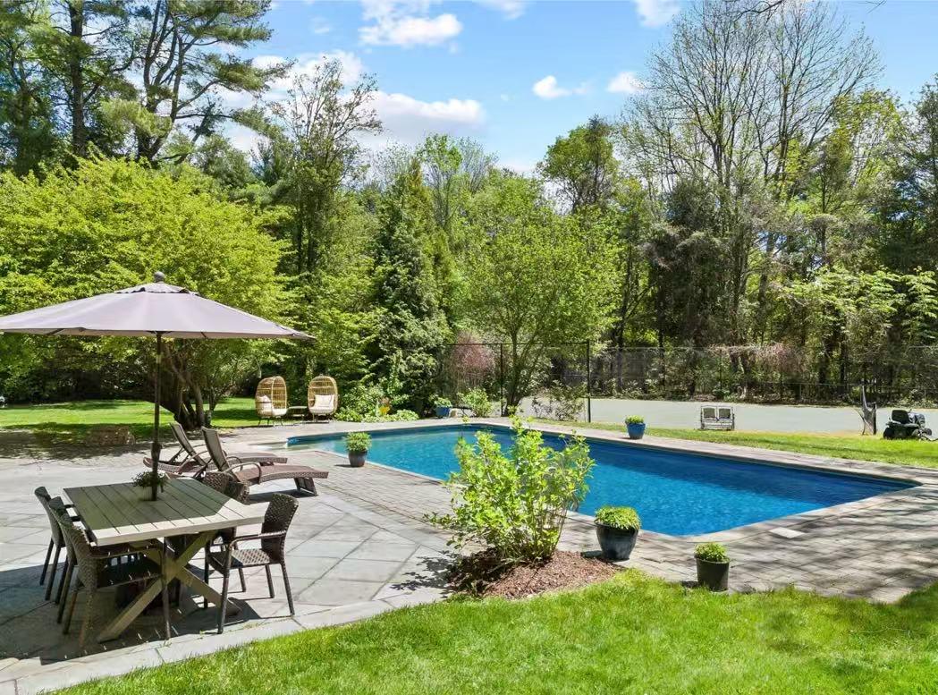 47 Valley Road, Old Westbury, New York image 34