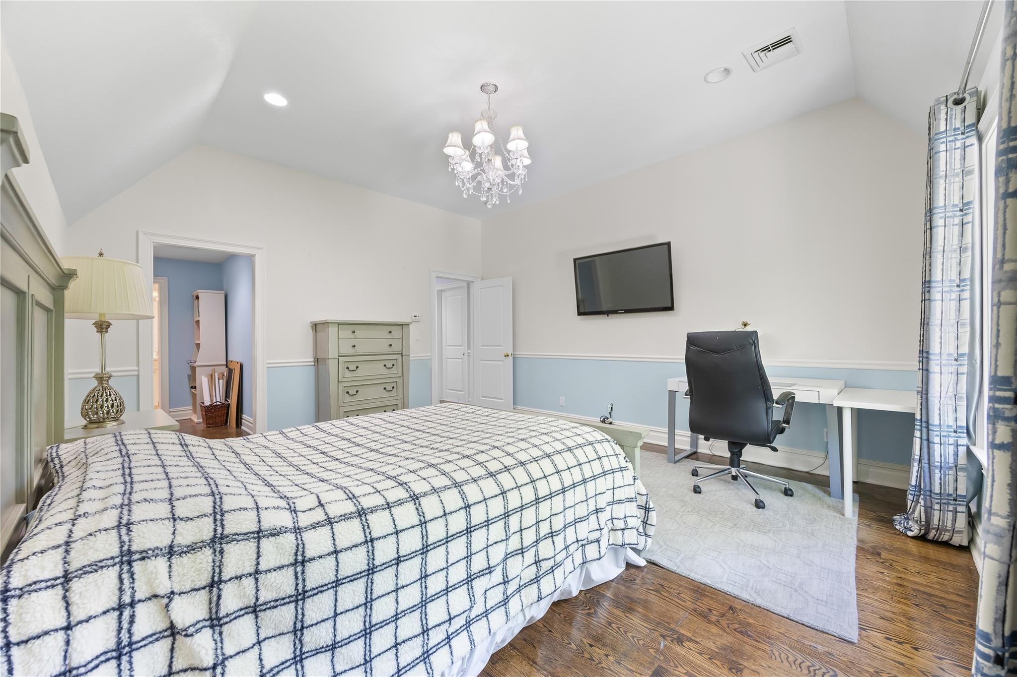 47 Valley Road, Old Westbury, New York image 21