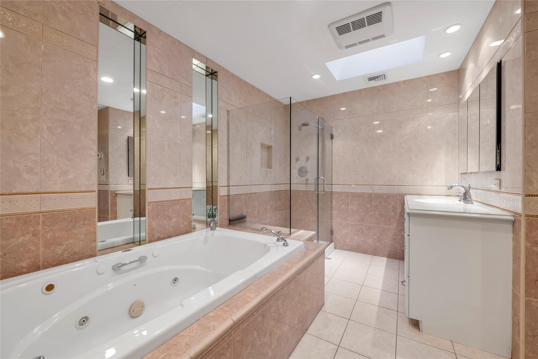 66 N Murray Avenue, Port Washington, New York image 10