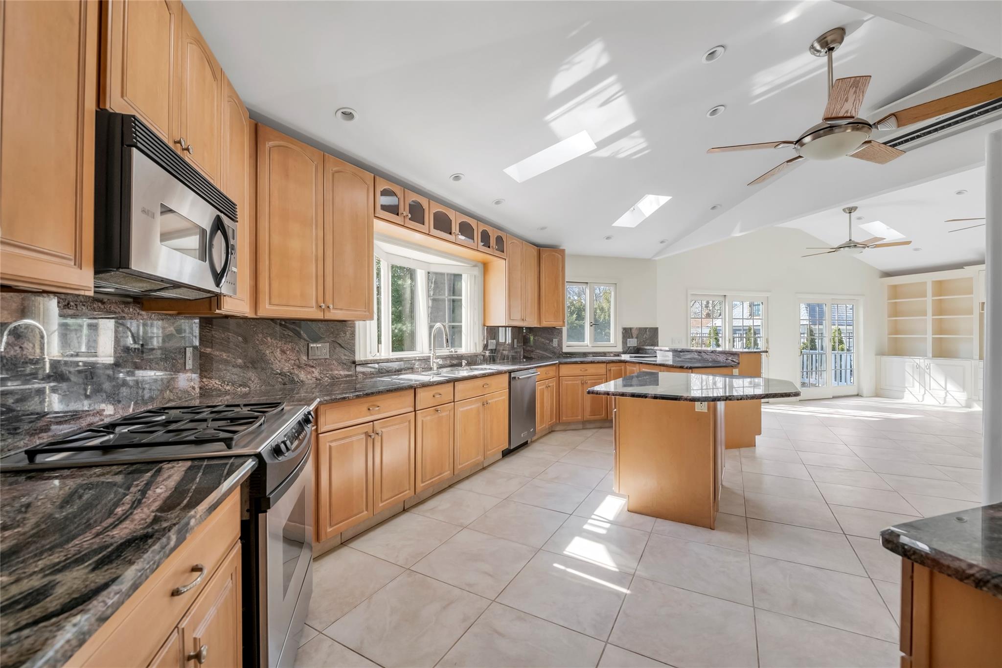 66 N Murray Avenue, Port Washington, New York image 5