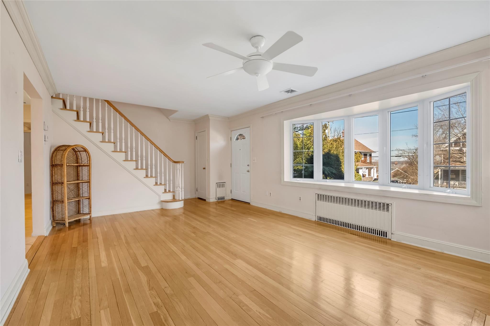 66 N Murray Avenue, Port Washington, New York image 2