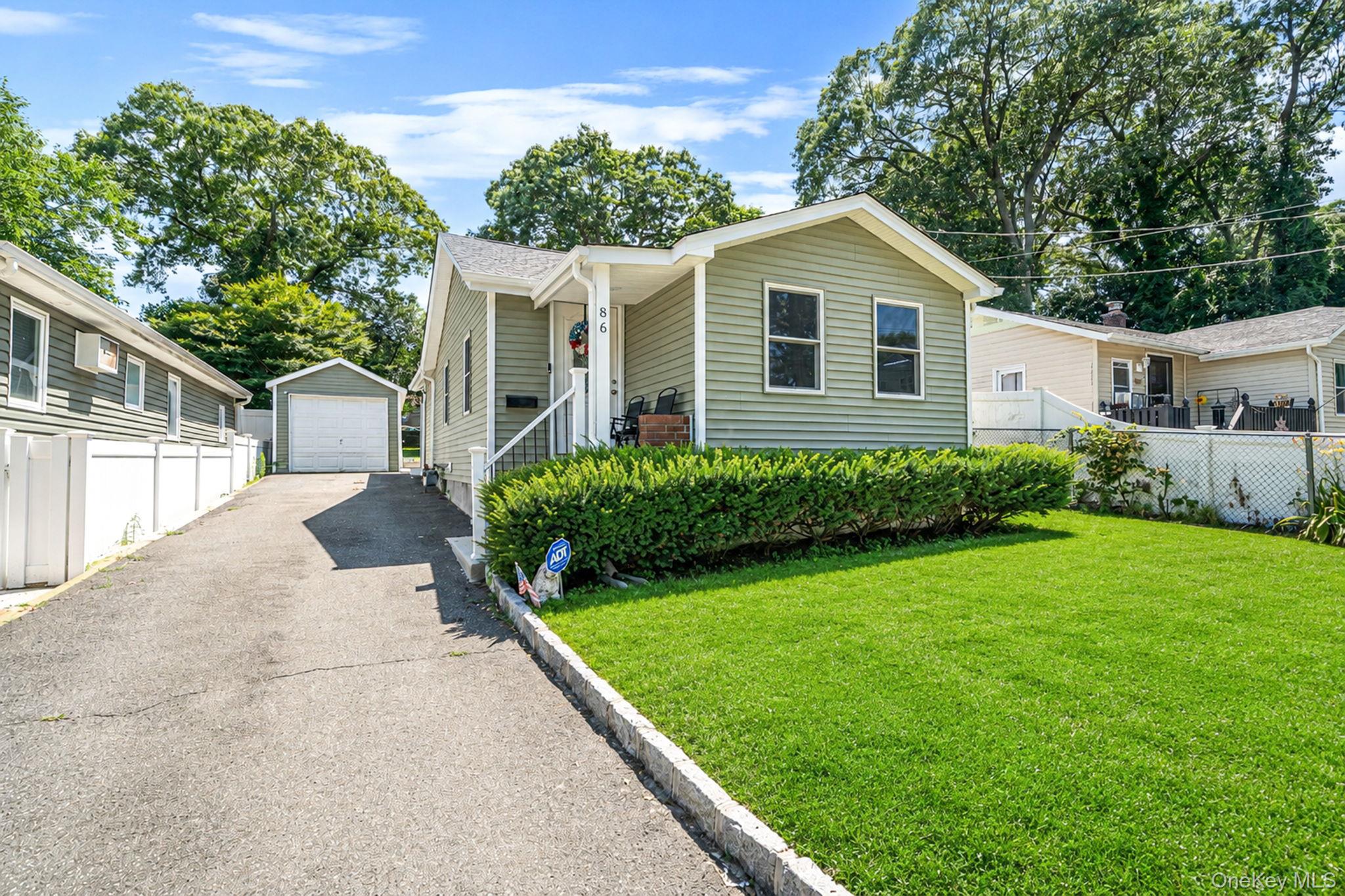 Photo 1 of 28 — 86 Eastview Road, Ronkonkoma, NY 11779