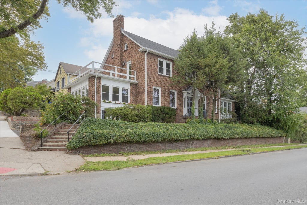 Photo of 402 Westchester Avenue, Mount Vernon, NY 10552 (MLS # 1058795)