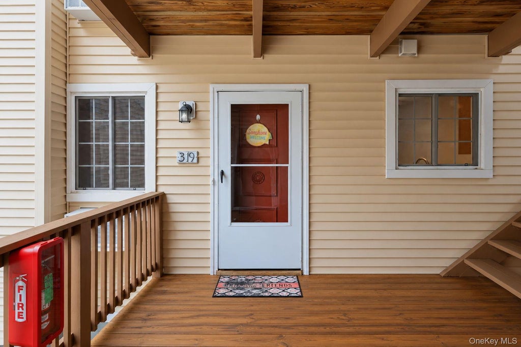 Photo of 319 Fox Run Lane, Carmel, NY 10512 (MLS # 1057375)