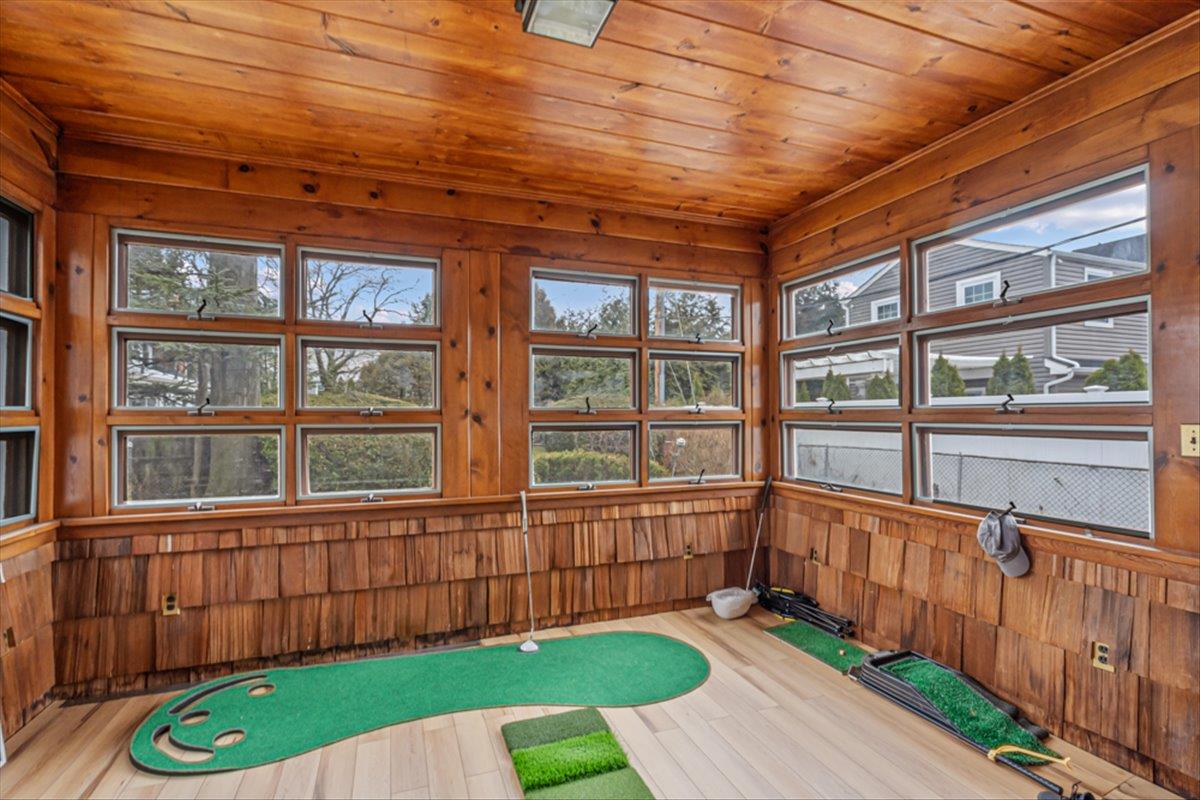 5 Paddock Lane, Rockville Centre, New York image 35