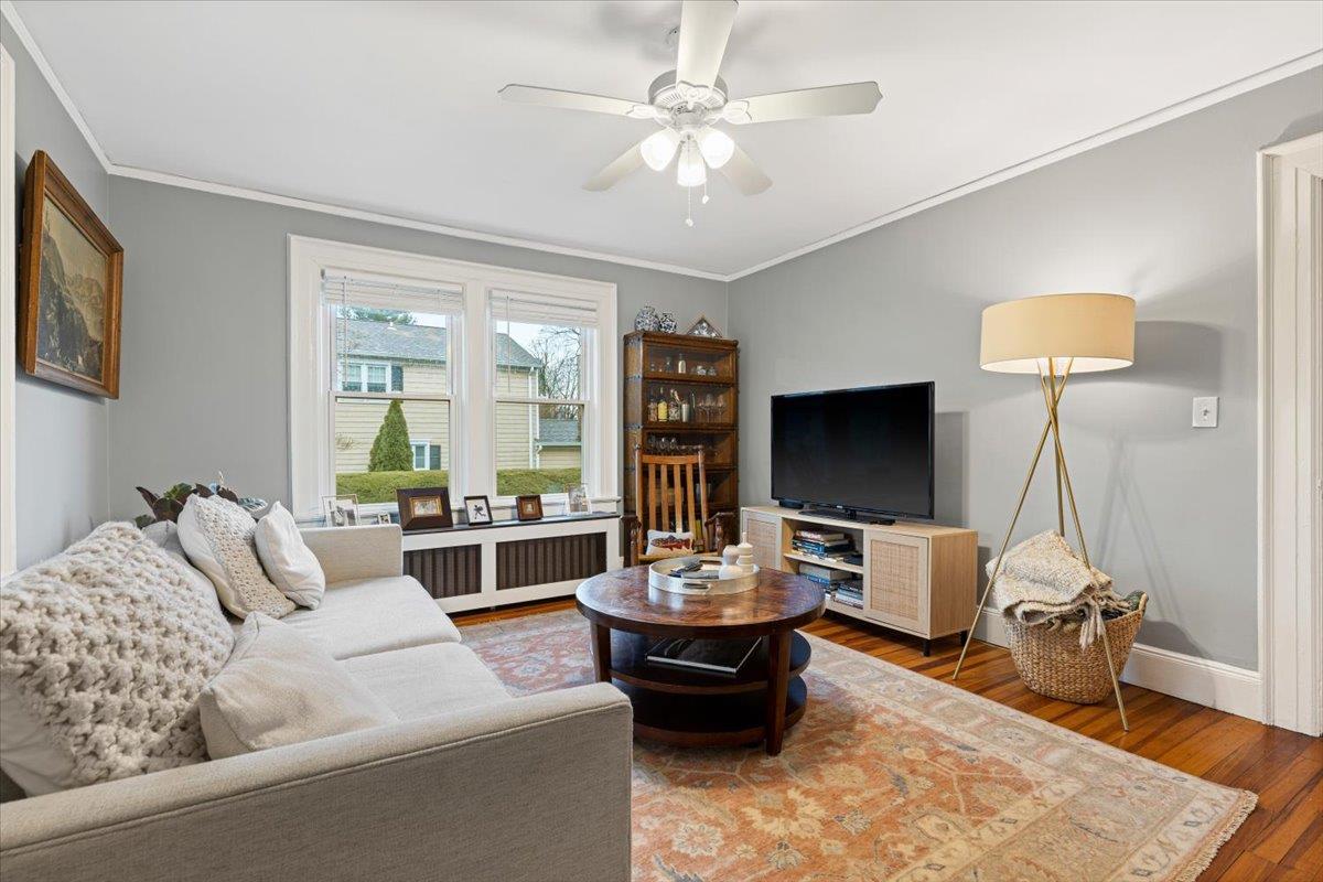 Rental Property at Central Avenue 1, Rye, New York - Bedrooms: 2 
Bathrooms: 1 
Rooms: 5  - $3,800 MO.