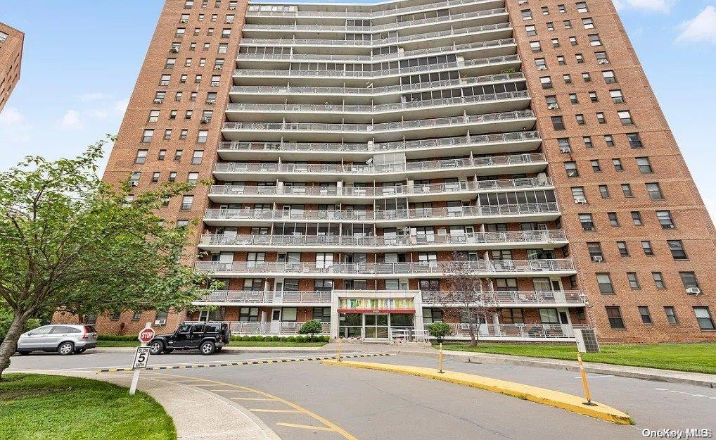 61-25 98th Street St #5H, Rego Park, New York image 2