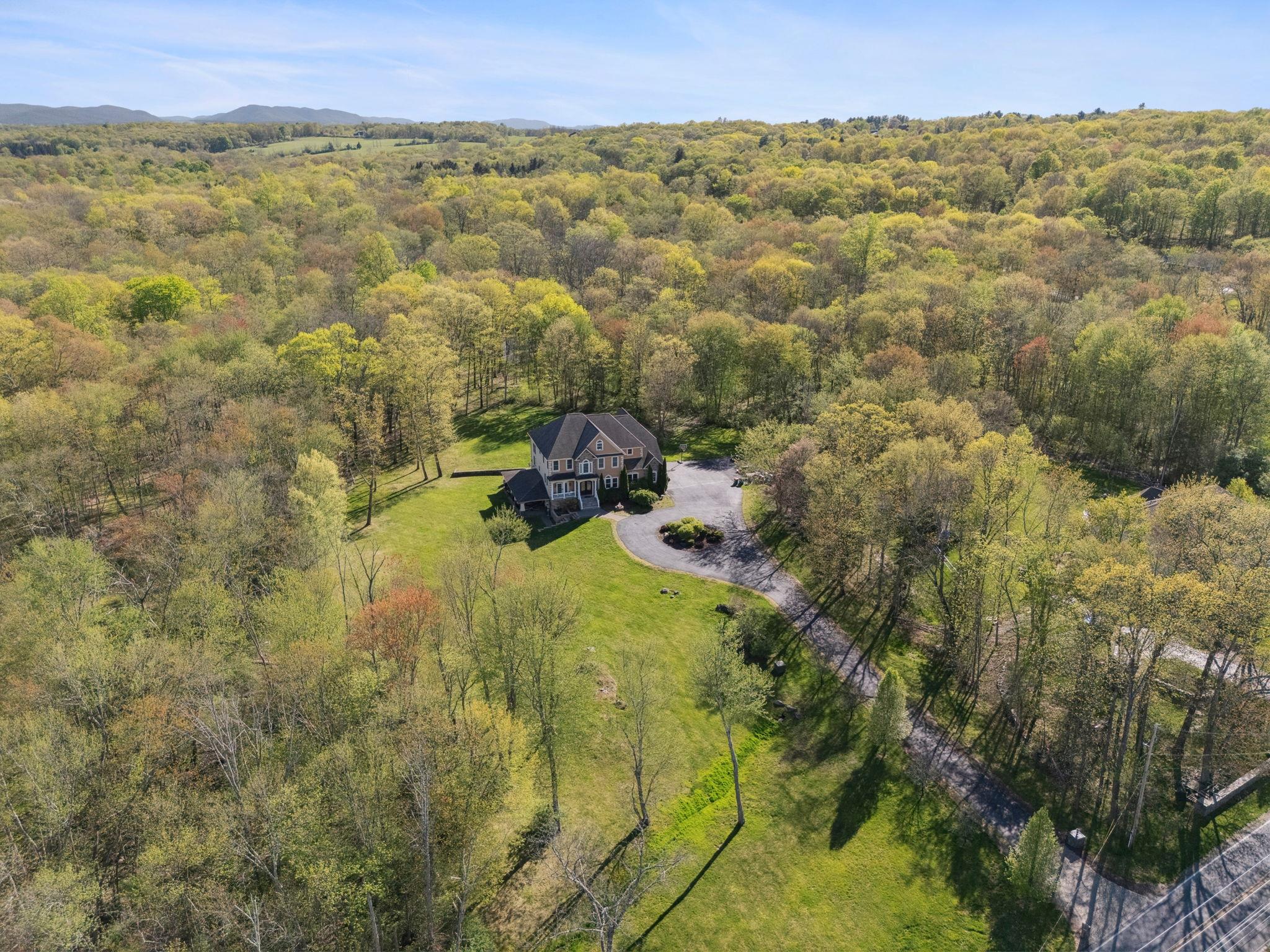 10 Todd Hill Road, Poughkeepsie, New York image 3