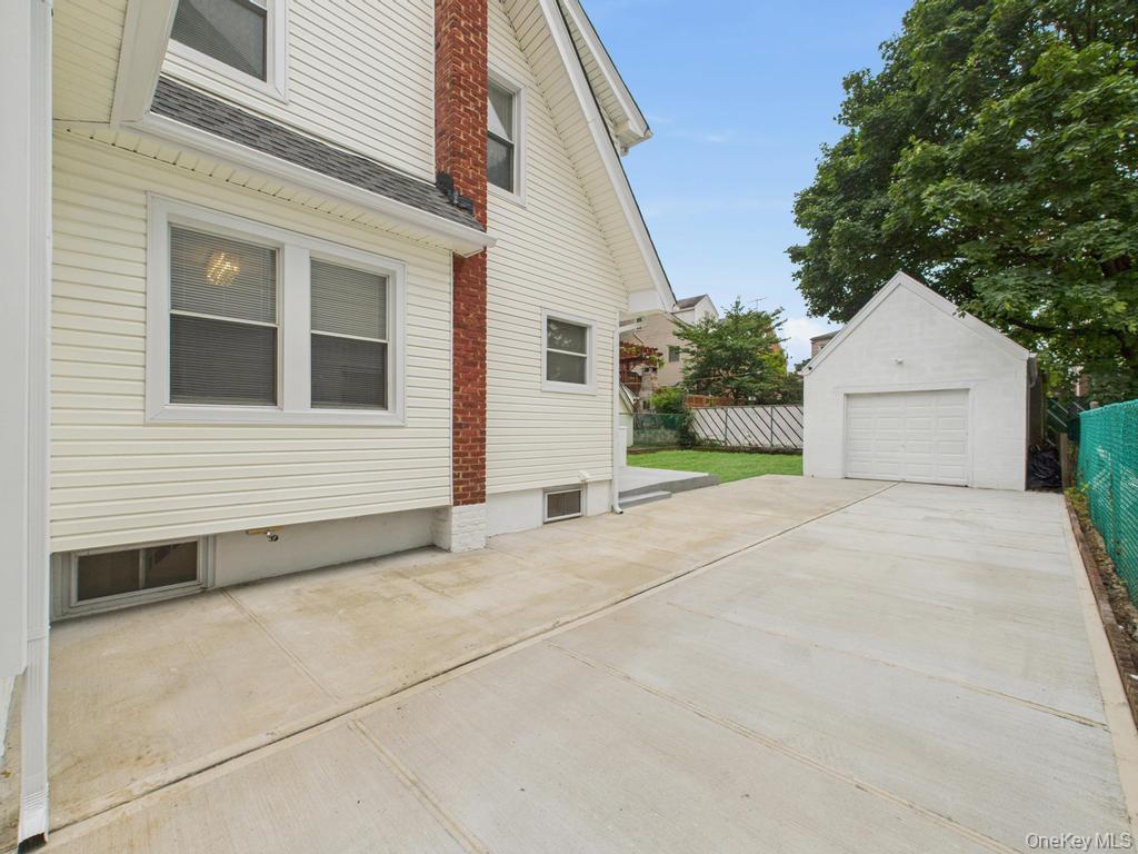 194-34 115th Road
