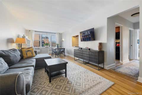 Homes For Sale - 3475 Greystone Avenue #7B<br/> Bronx, NY 10463
