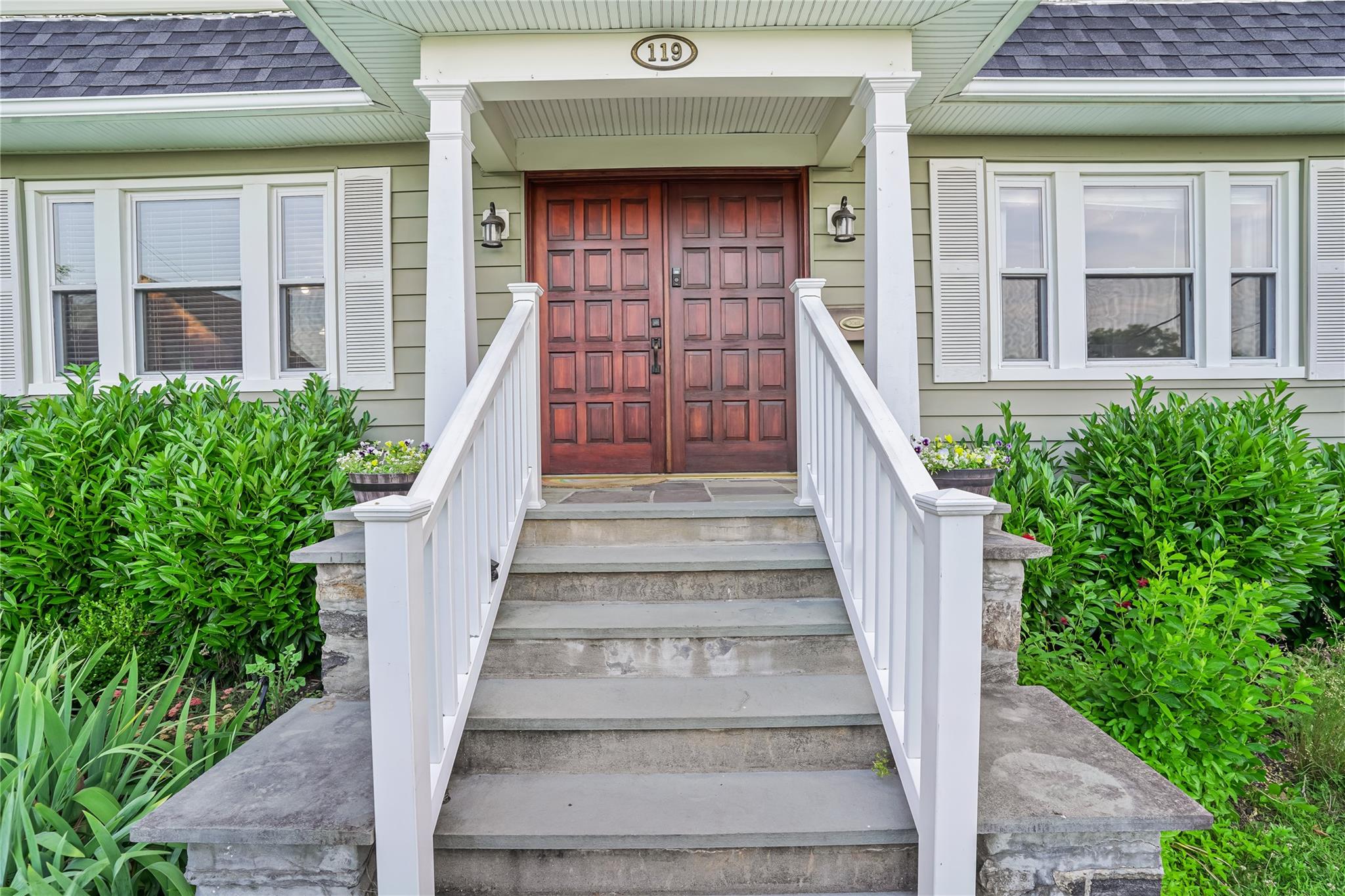119 St James Terrace
