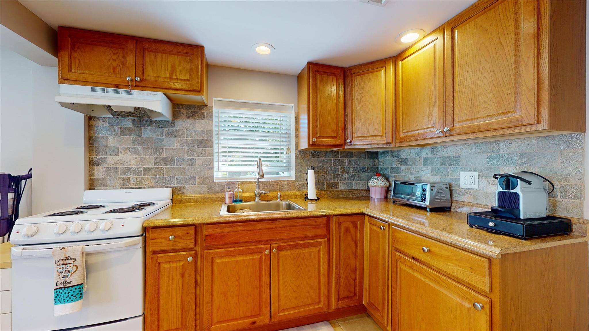 5 Eleanor Road, Plainview, New York image 44