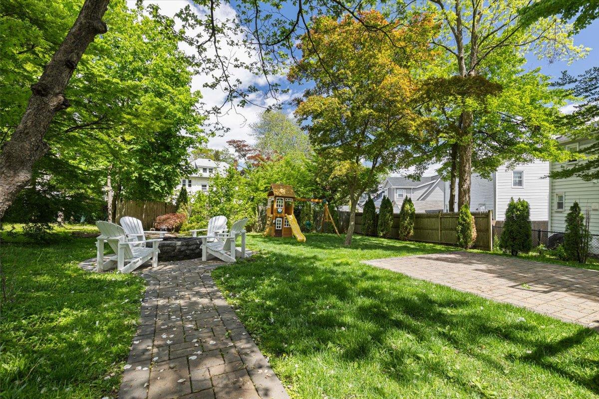 81 Sterling Avenue, White Plains, New York image 22