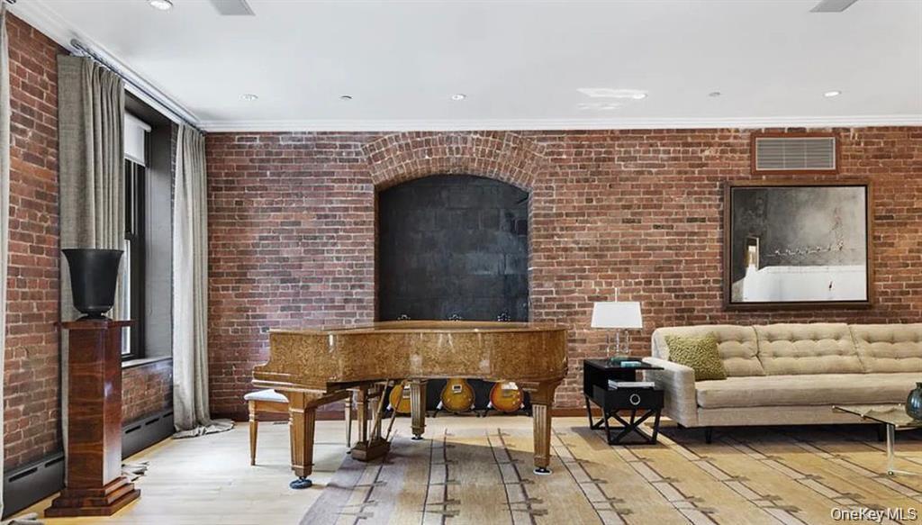 500 Greenwich Street 401