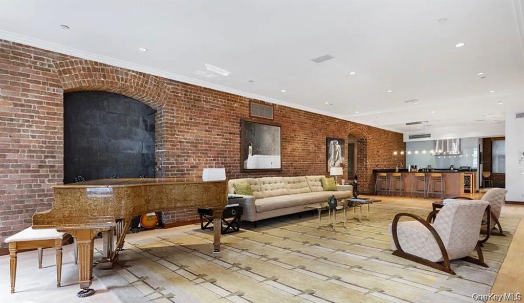 500 Greenwich Street 401