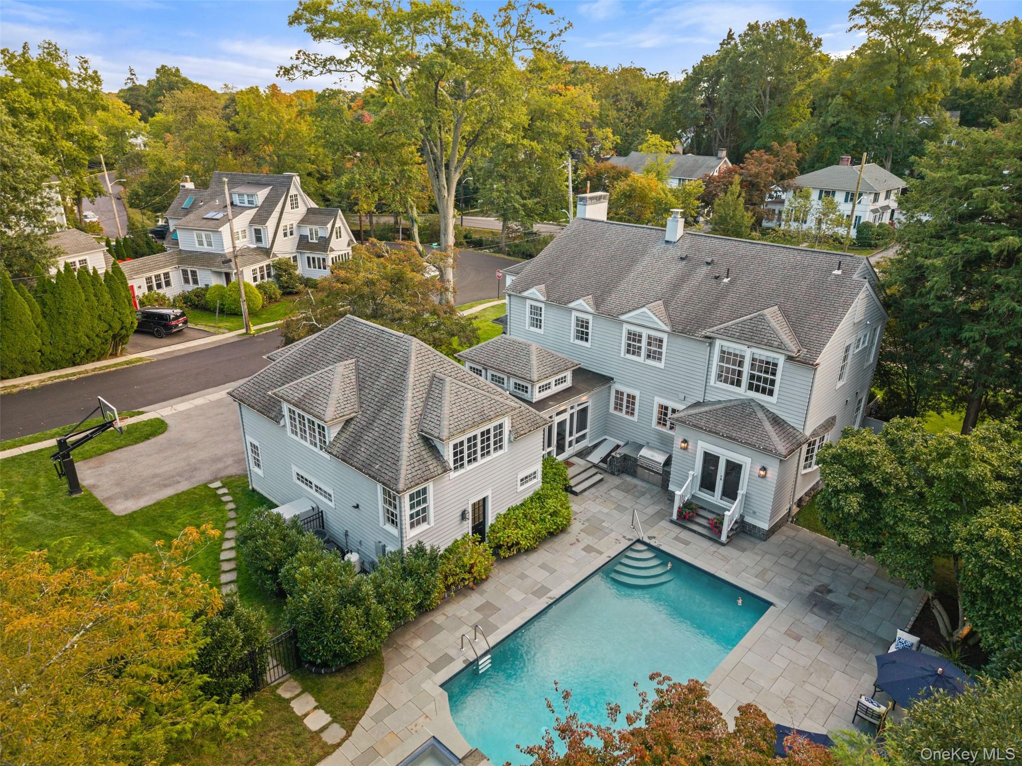 90 E Brookside Drive