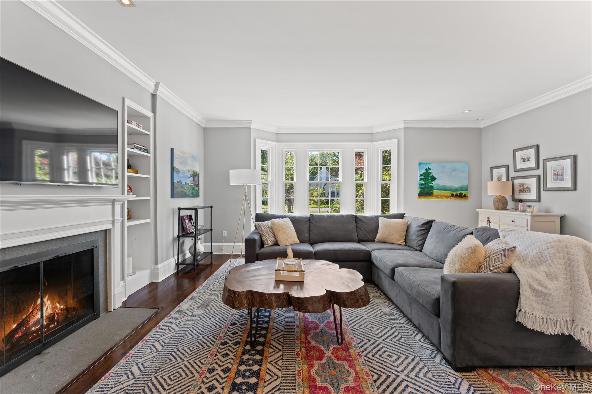90 E Brookside Drive