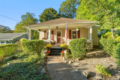 Photo of 15 Dune Court, Northport, NY 11768 (MLS # 924594)