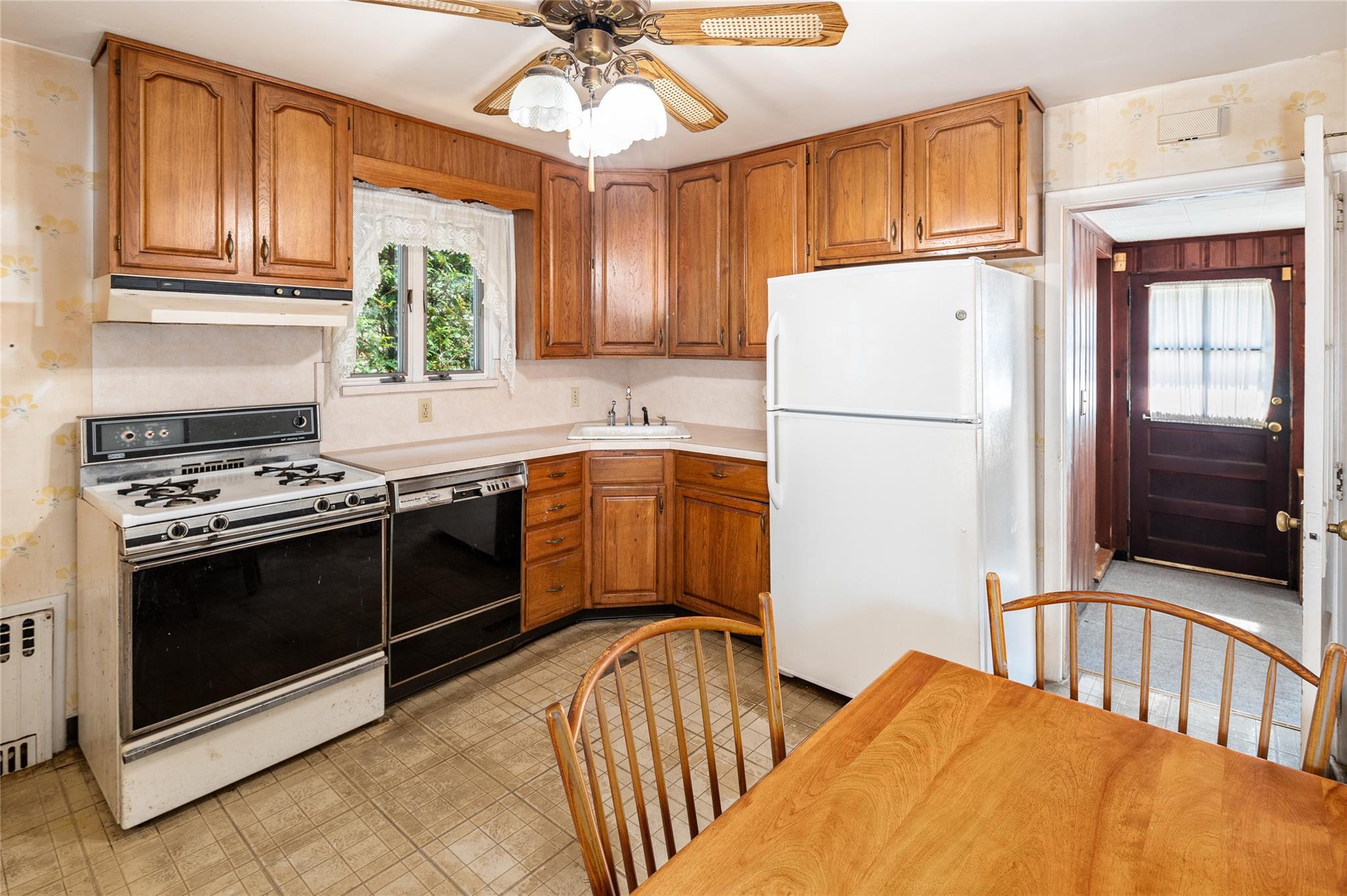 155 Clinton Street, White Plains, New York image 12