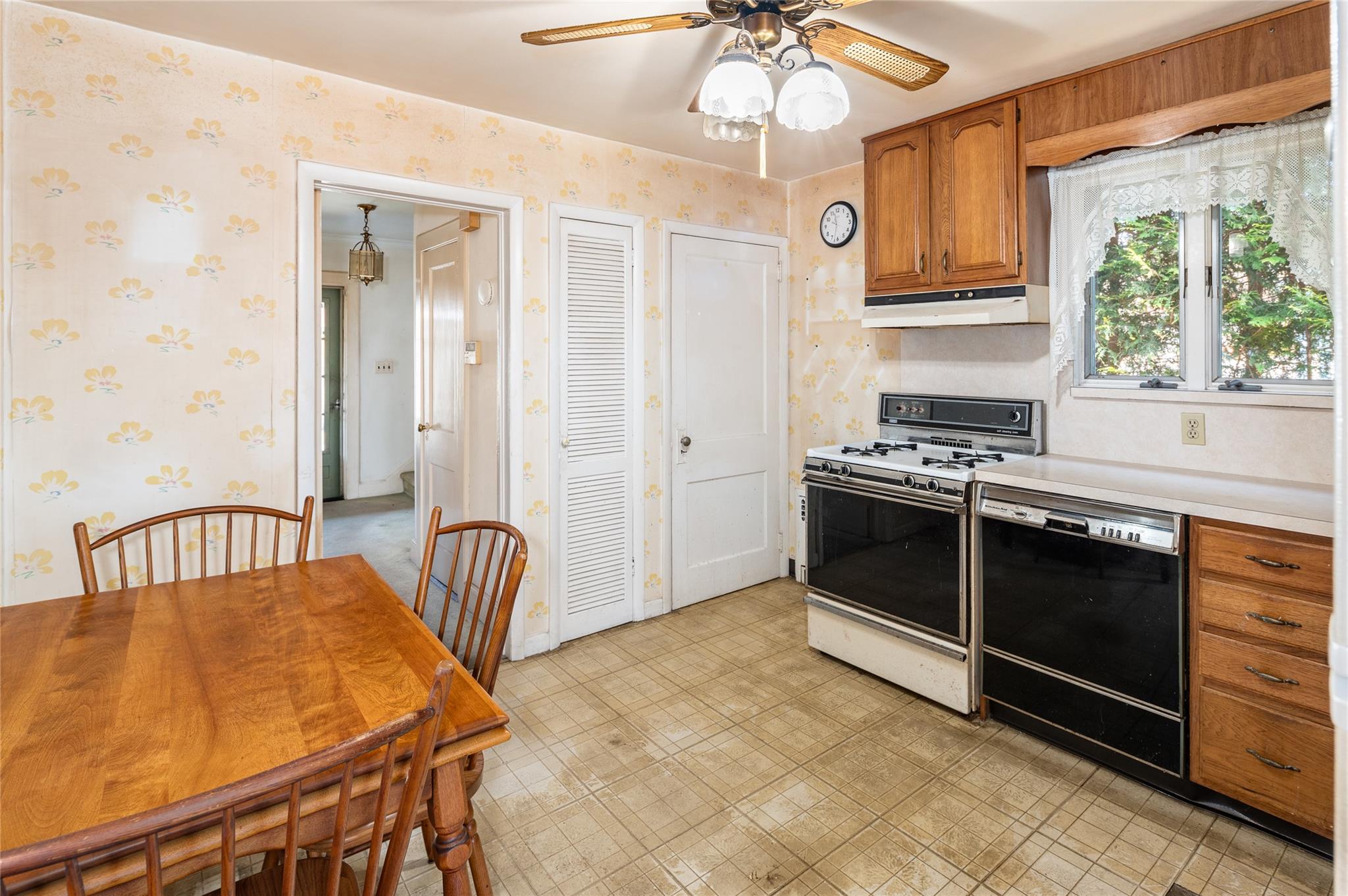 155 Clinton Street, White Plains, New York image 14