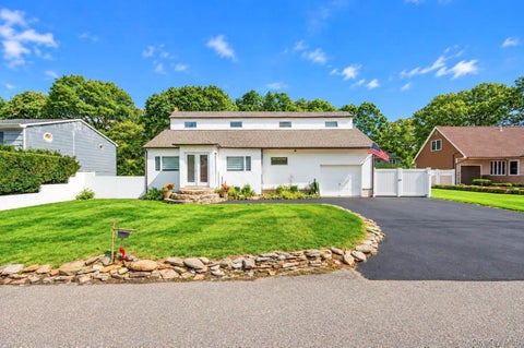 Photo of 1219 Coates Avenue, Holbrook, NY 11741 (MLS # 1059241)
