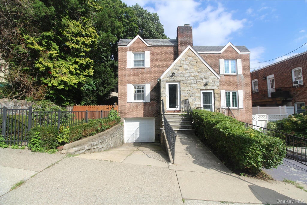 Photo of 58 Clifton Avenue, Yonkers, NY 10705 (MLS # 1048358)
