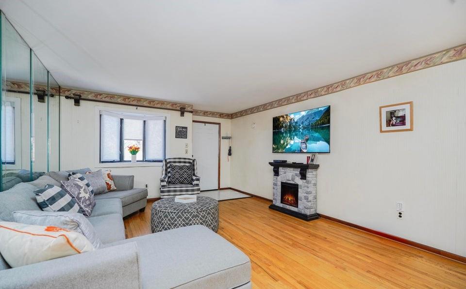688 N Railroad Avenue Ave, Staten Island, New York image 7
