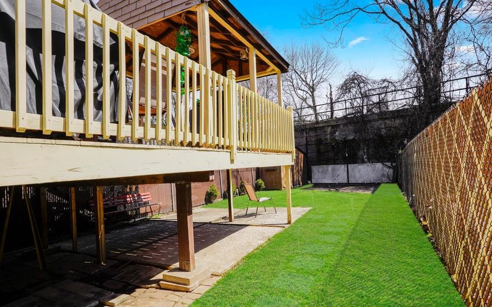 688 N Railroad Avenue Ave, Staten Island, New York image 15