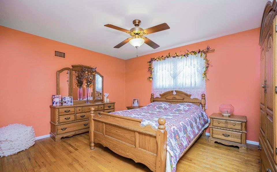 688 N Railroad Avenue Ave, Staten Island, New York image 10