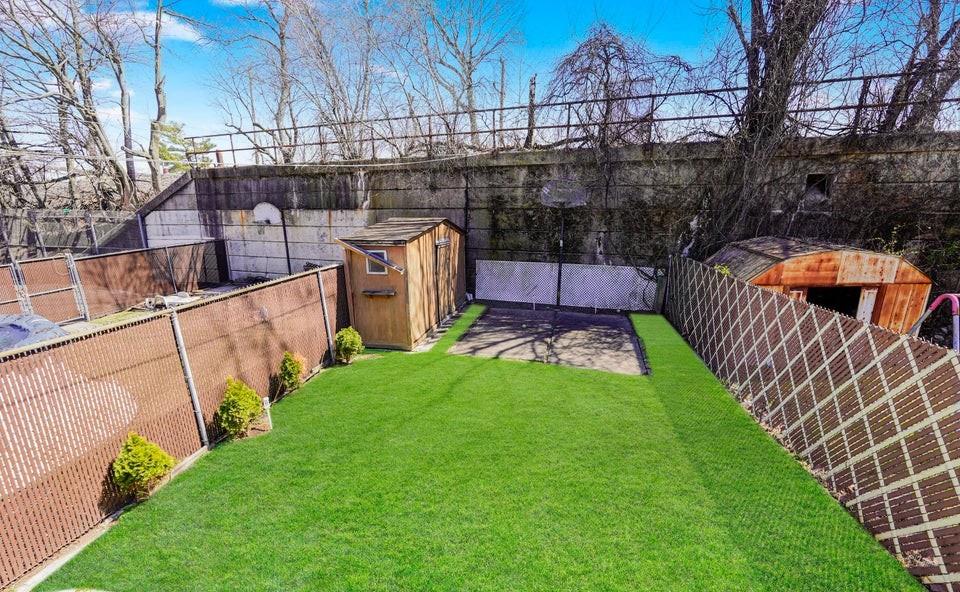 688 N Railroad Avenue Ave, Staten Island, New York image 13