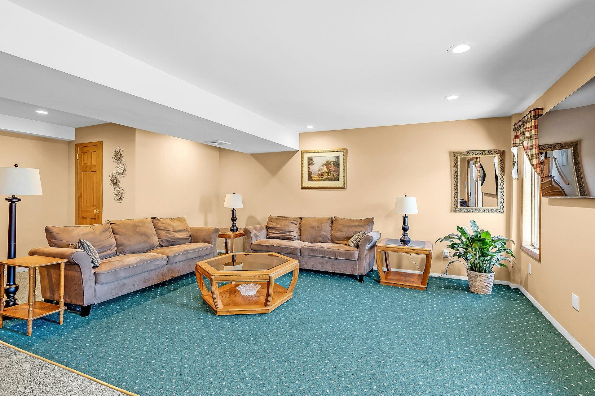 18 Cloverdale Drive
