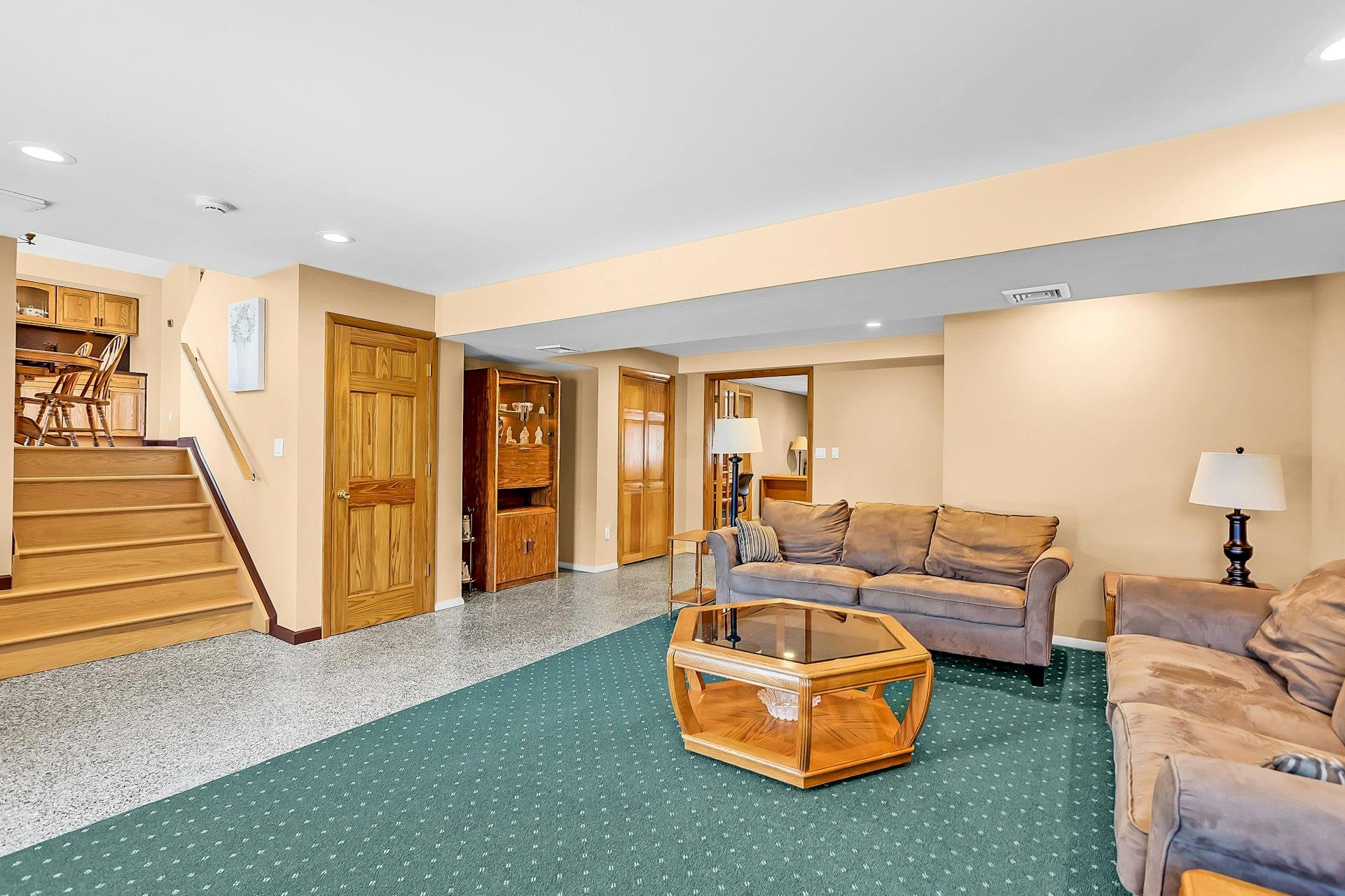 18 Cloverdale Drive