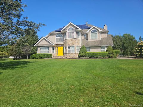 Homes For Sale - 1 Holly Court<br/> Miller Place, NY 11764