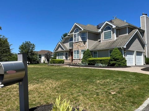 Homes For Sale - 1 Holly Court<br/> Miller Place, NY 11764
