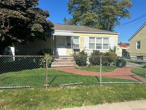 Photo of 1328 Appeal Avenue, Elmont, NY 11003 (MLS # 1067056)