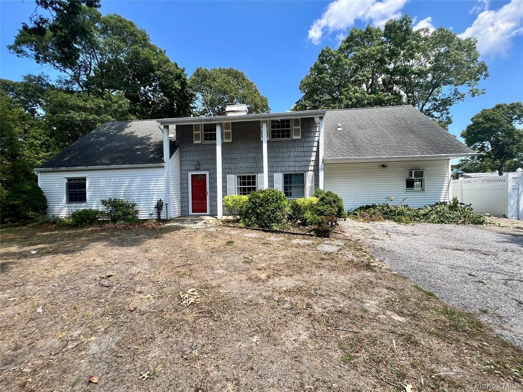 Photo of 119 Holbrook Road, Holbrook, NY 11741 (MLS # 1021524)