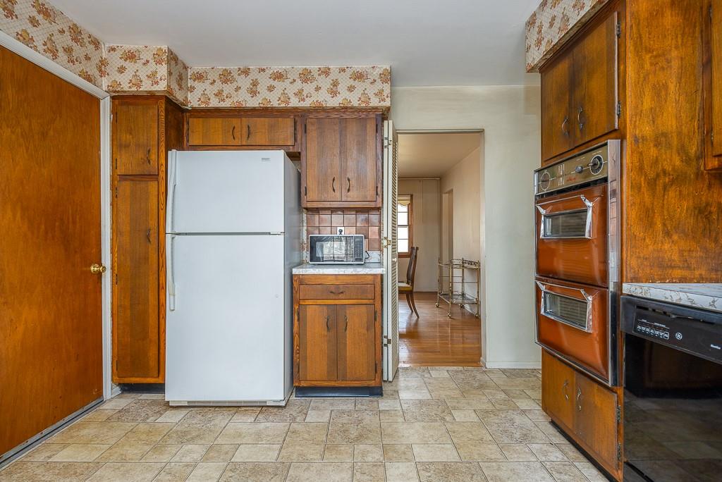 36 Montclair Avenue, Airmont, Florida image 14