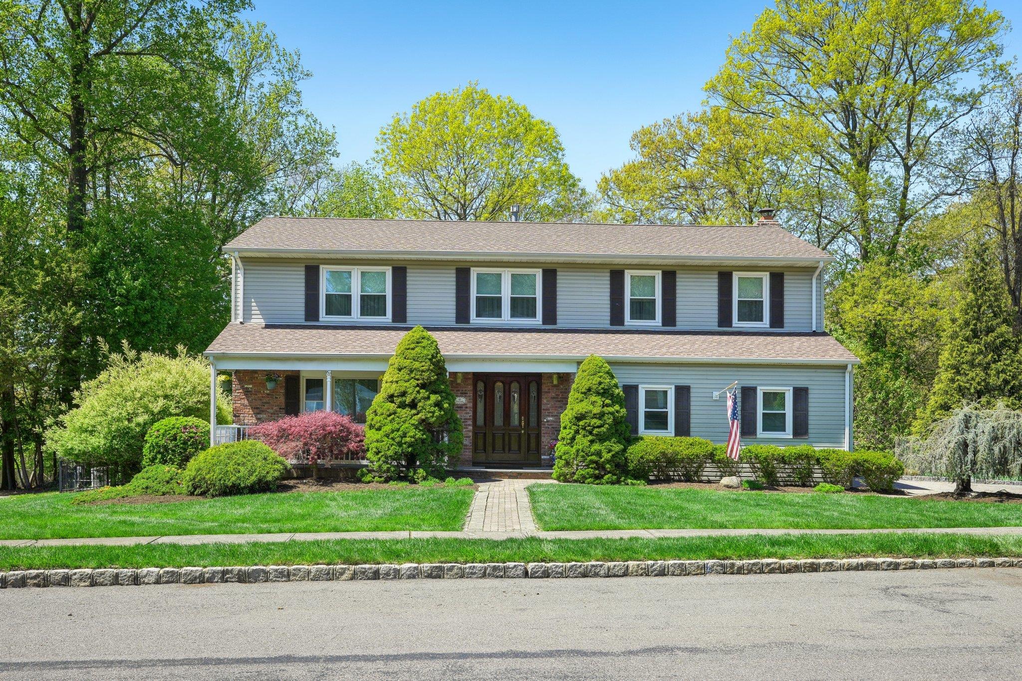 49 Minuteman Circle, Orangeburg, New York image 2