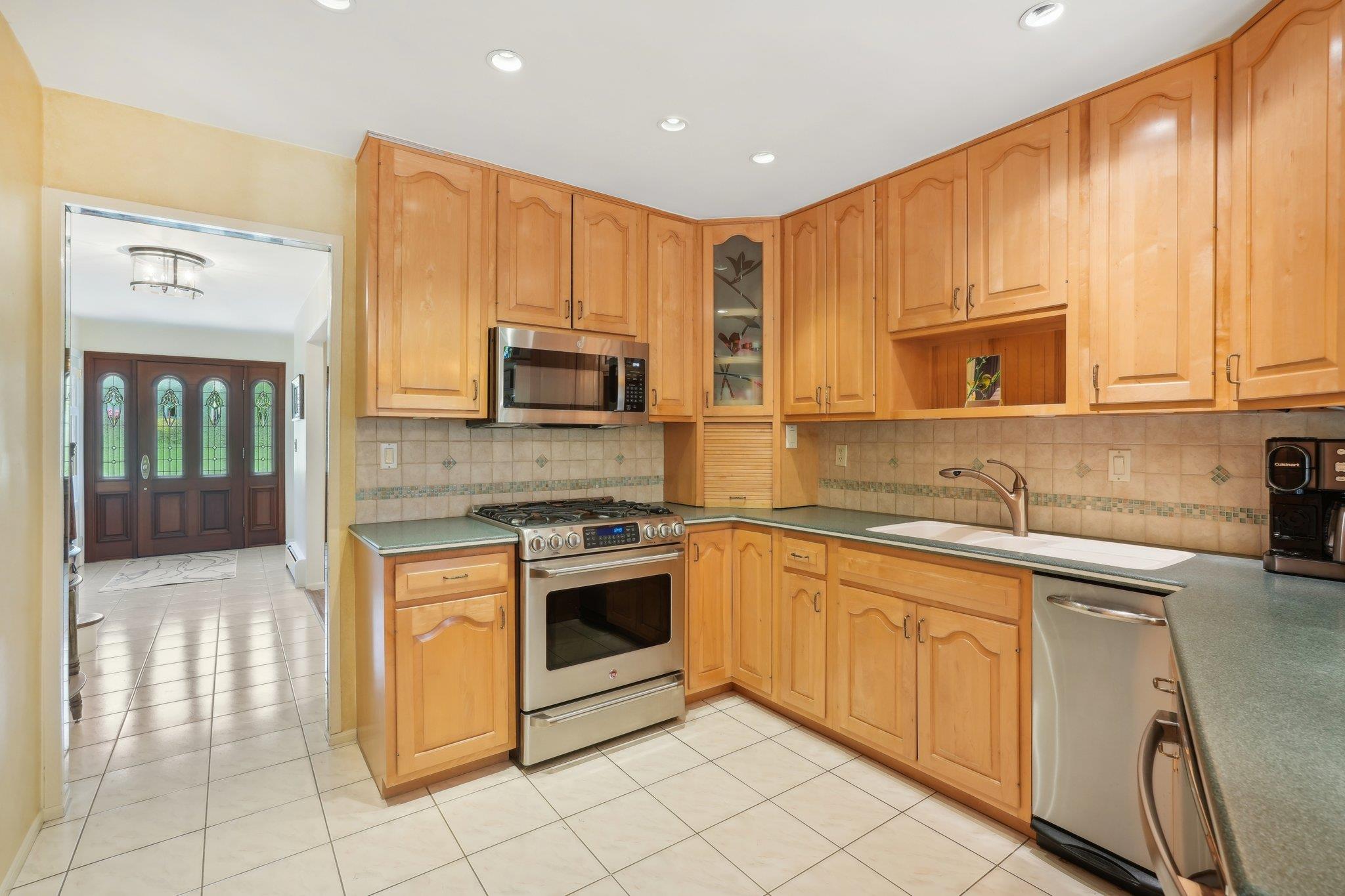 49 Minuteman Circle, Orangeburg, New York image 14