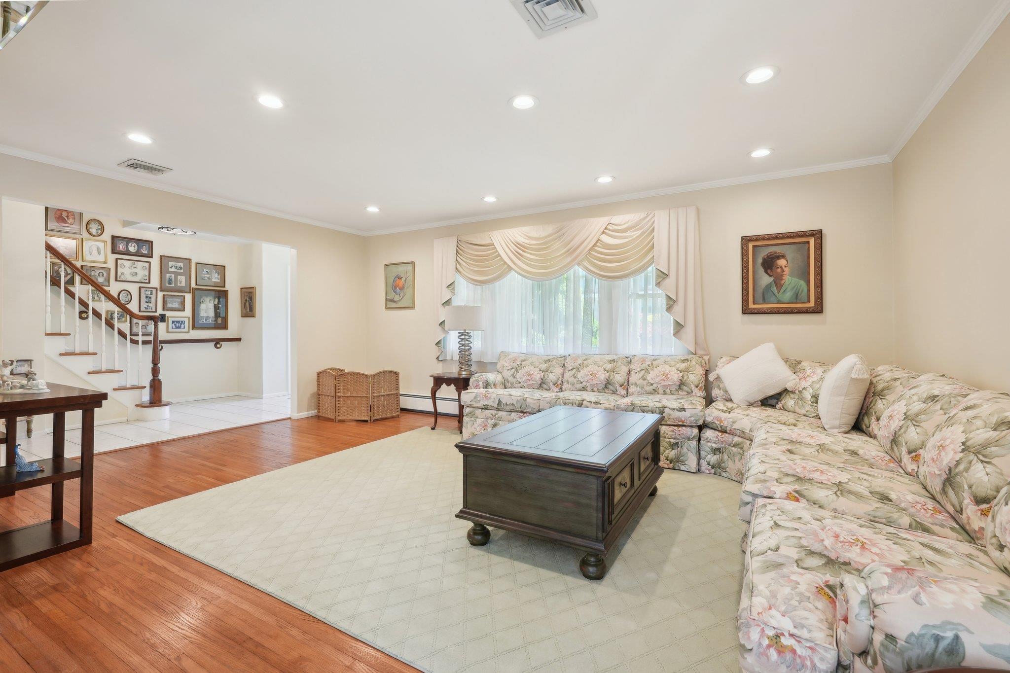 49 Minuteman Circle, Orangeburg, New York image 8