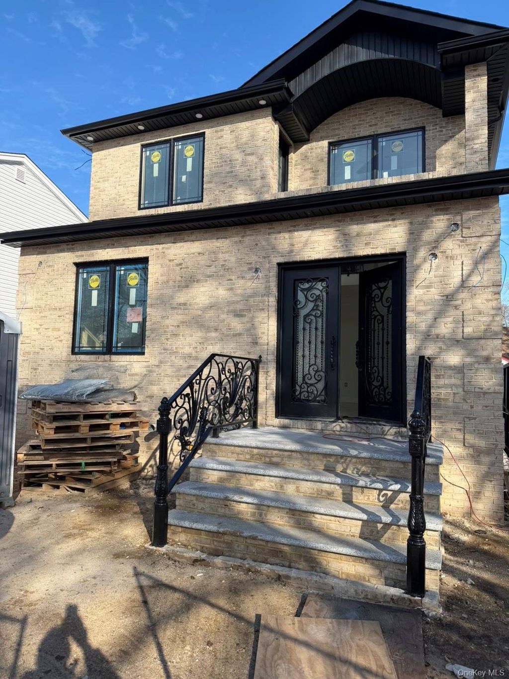 Photo of 918 N 6th Street, North New Hyde Park, NY 11040 (MLS # 954941)