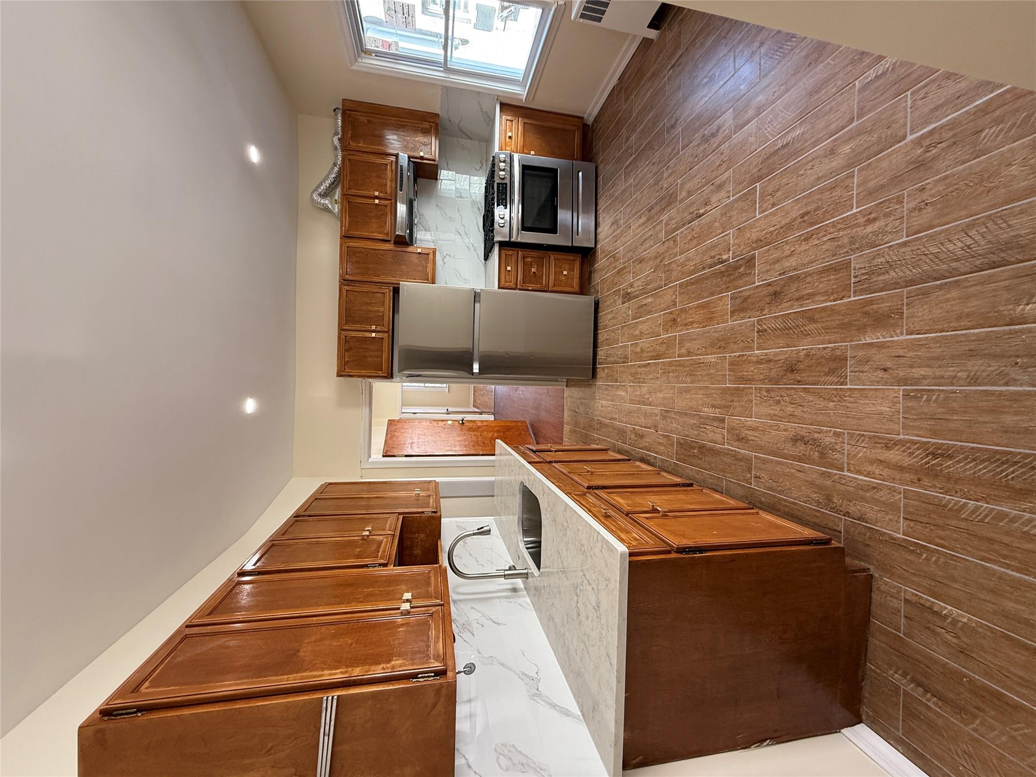 Rental Property at 69th Place Pl, Maspeth, Queens, NY - Bedrooms: 4 
Bathrooms: 1 
Rooms: 5  - $3,500 MO.