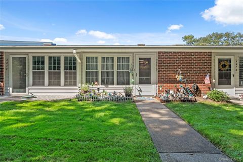 Photo of 227 Blackpool Court #D, Ridge, NY 11961 (MLS # 910658)