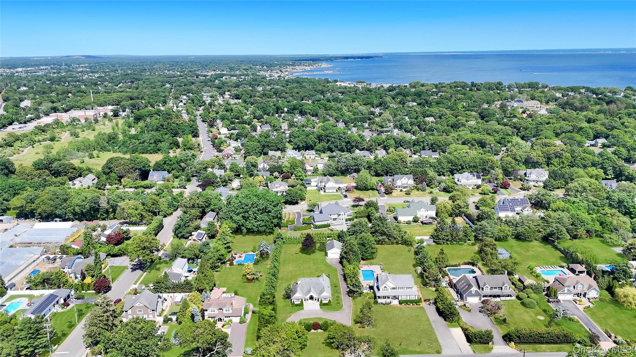 275 S Gillette Avenue - Photo 3