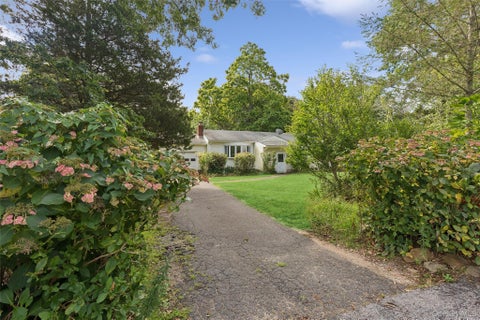 Homes For Sale - 650 Greenfields Lane<br/> Southold, NY 11971